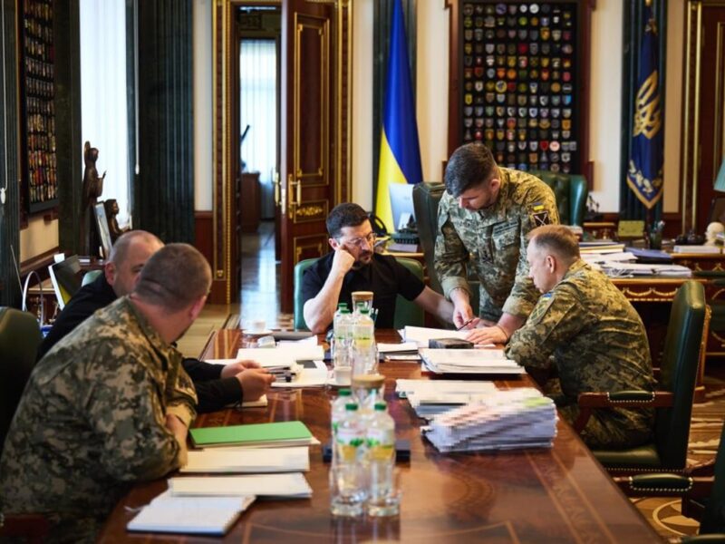 Зеленський розповів про нараду з військовими