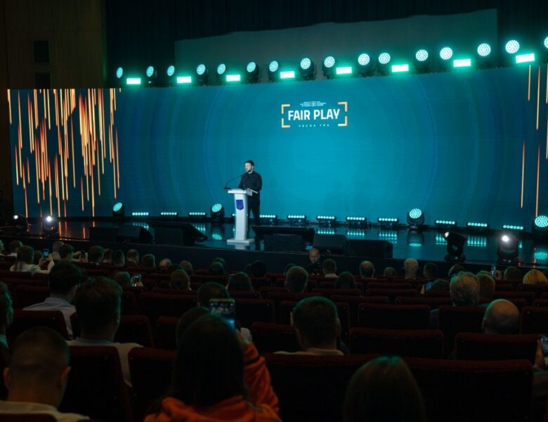 Зеленський: Війна повинна ставати для РФ проблемою