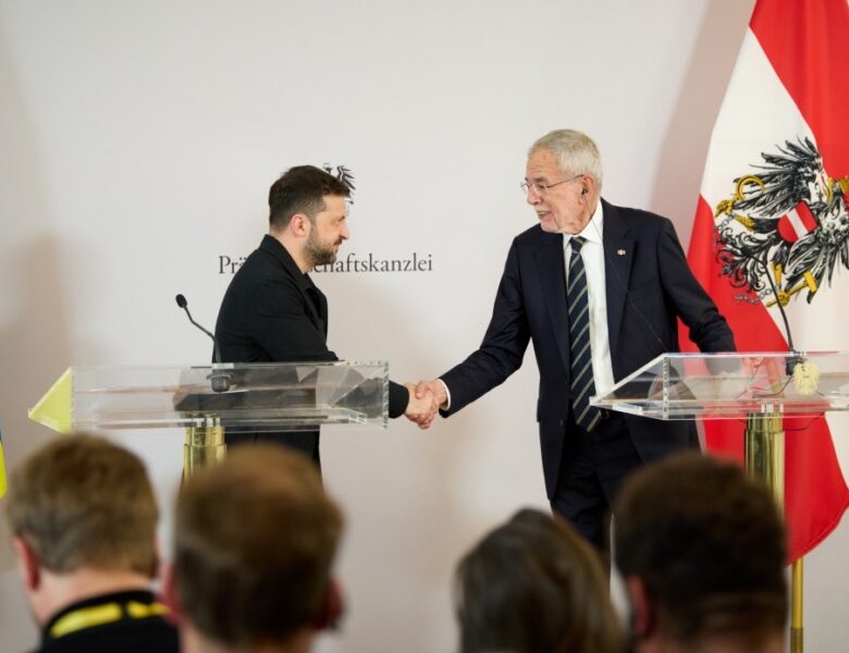 Зеленський закликав Австрію допомогти з розшуком олігархів