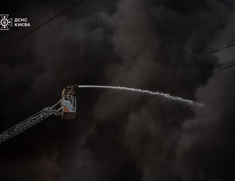 Зеленський зреагував на масований обстріл України