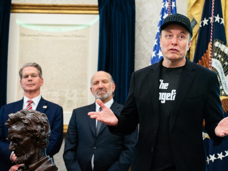 ЗМІ дізналися про бійку Маска з Бессентом