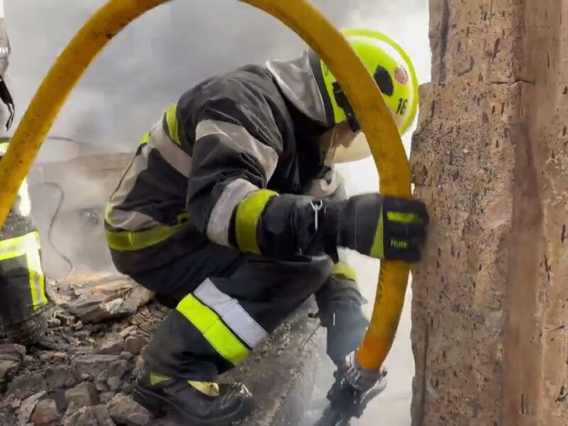 У Києві триває ліквідація наслідків російських ударів