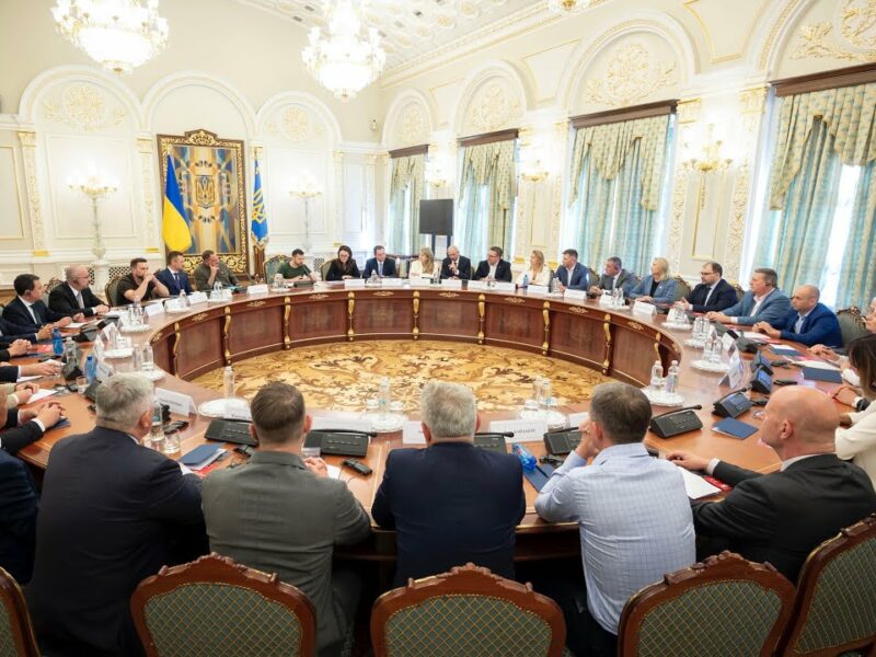 Володимир Зеленський зустрівся з представниками компаній – членів Американської торговельної палати