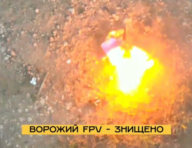 🤞❌ “ФЕНІКС” знищує гармату ворога, відмінусовує піхоту — бойова робота прикордонного підрозділу