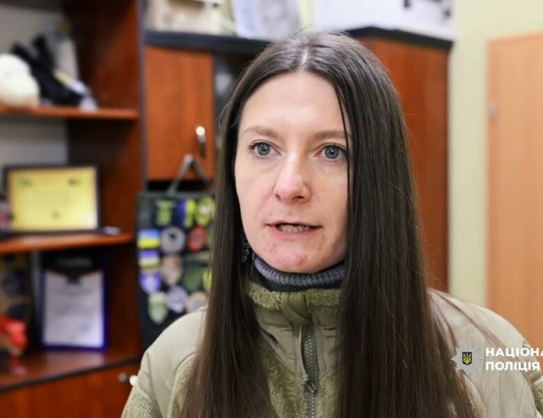 Нацполіція екстрадувала з ОАЕ організаторку шахрайської схеми під виглядом зборів на дрони для ЗСУ