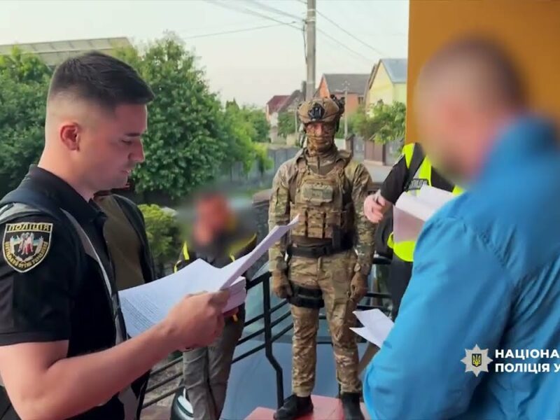 Підробка офіційних документів у масштабах держави: Нацполіція викрила злочинну організацію