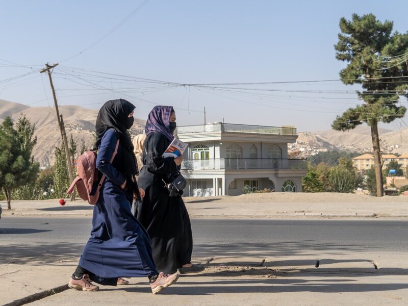 Афганські жінки змушені працювати у тіні через політику Талібану – WP