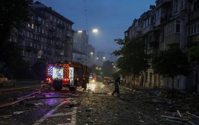 Атака на Київ: пошкоджено посольство Ватикану