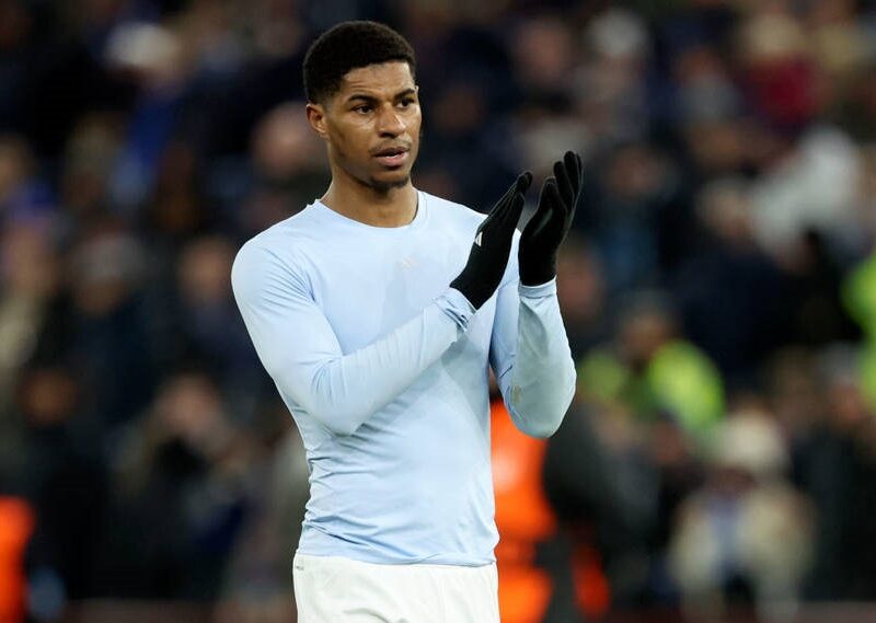 Барселона завершує підписання форварда