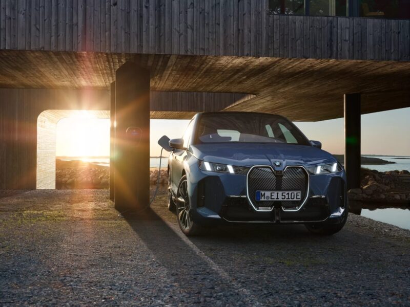 BMW відкликає електромобілі через ризик раптової втрати потужності