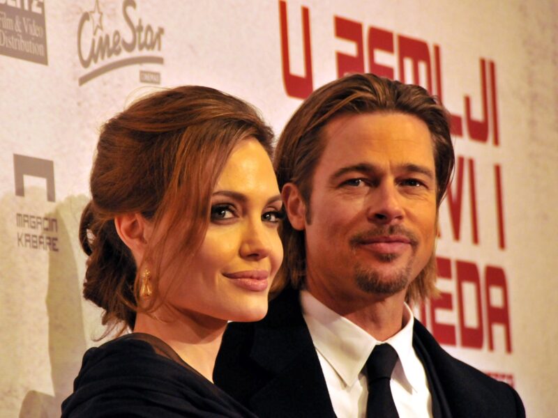 Бред Пітт через суд вимагає доступ до листування Анджеліни Джолі