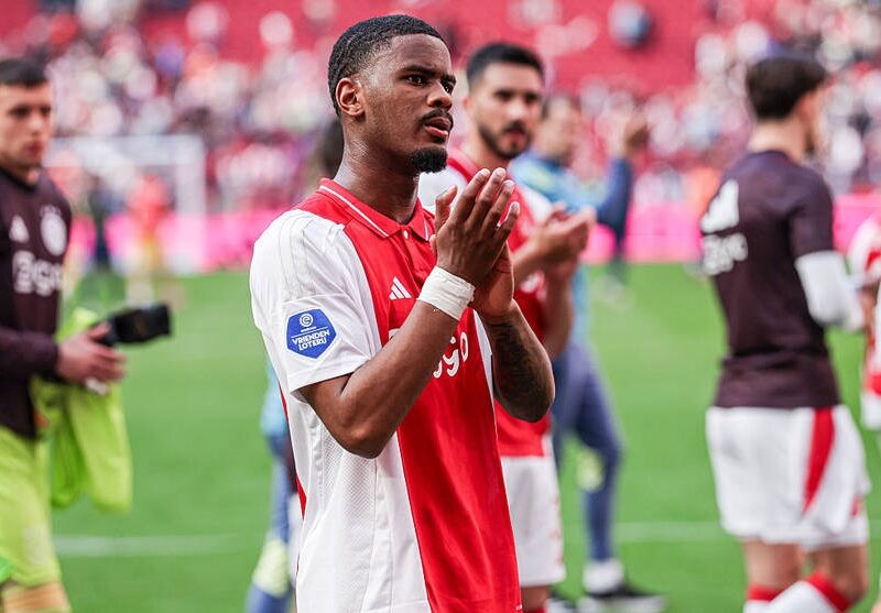 Челсі ставить досяжні цілі з підписання: 19-річний захисник Аякса