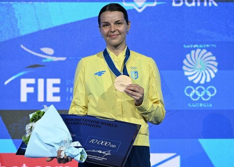 ЧС-2025 з фехтування: Комащук відмовилася від фото з росіянкою