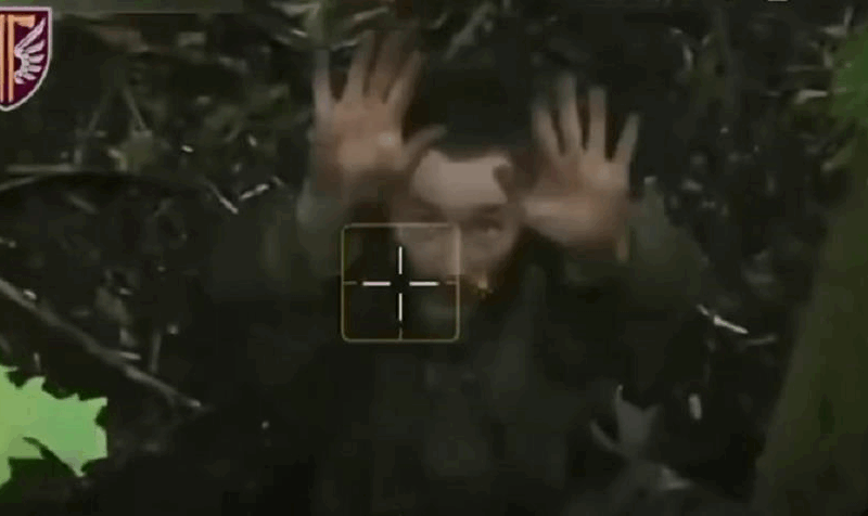 Десантники взяли в полон офіцера РФ