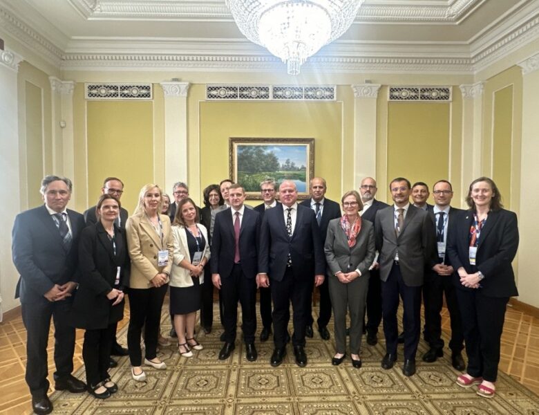 До України прибула делегація послів ОБСЄ вперше за вісім років