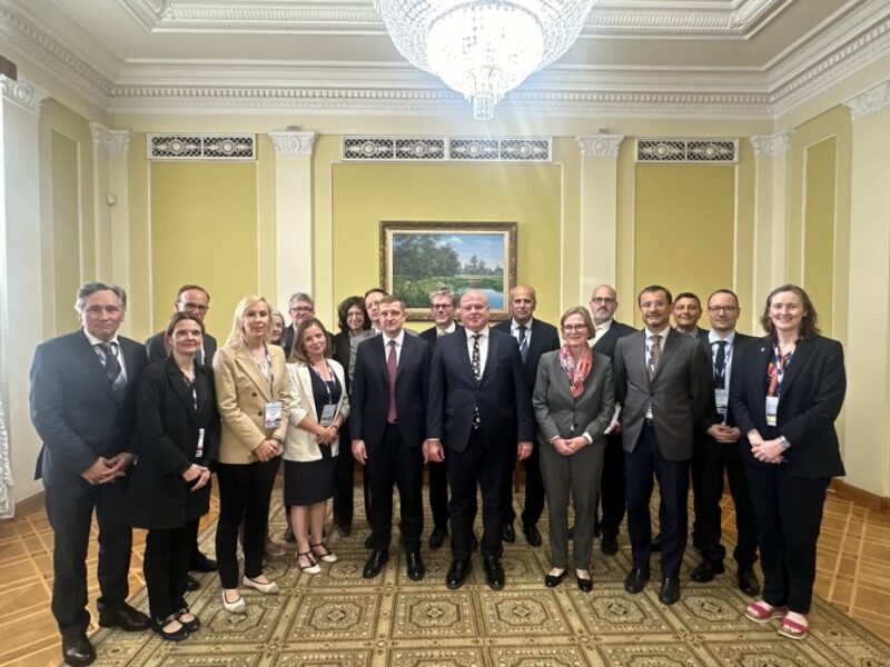 До України прибула делегація послів ОБСЄ вперше за вісім років