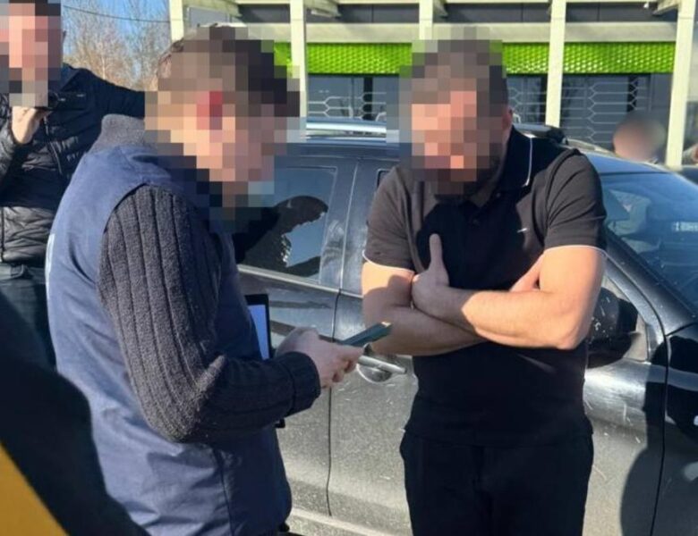 “Допомагав” ухилянтам і погрожував судді: на Львівщині затримано адвоката