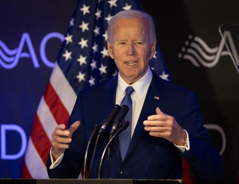 Джо Байден продав права на свої мемуари за $10 млн