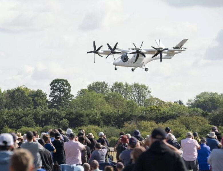Електричне аеротаксі вперше здійснило політ між аеропортами у Британії