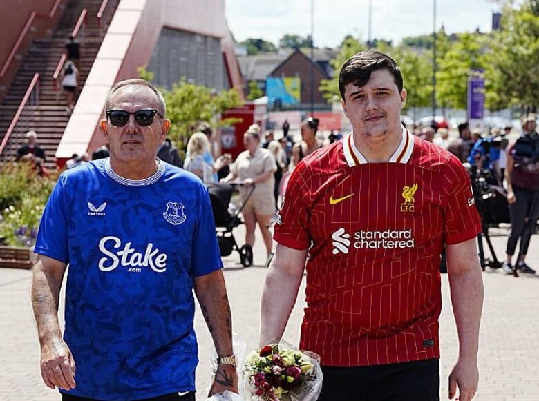 Фанат Евертона вшанував пам’ять гравця Ліверпуля