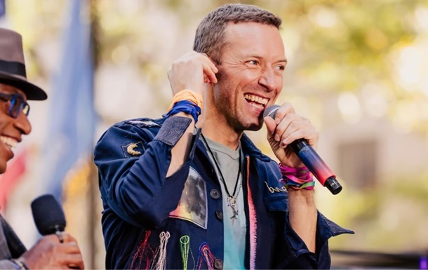 Фронтмен Coldplay випадково розкрив зраду директора компанії