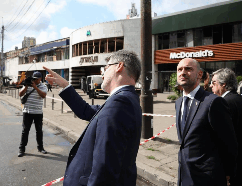 Глава МЗС Франції прибув до Києва