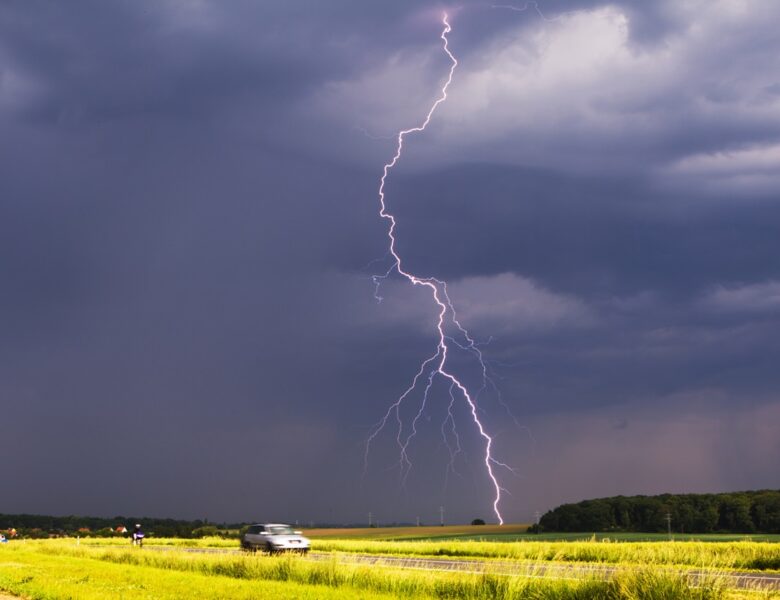 Грози, град та спека: погода в Україні на початку тижня