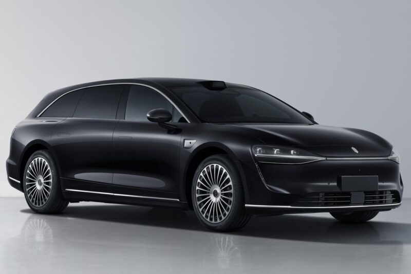 Huawei презентувала універсал Stelato S9T