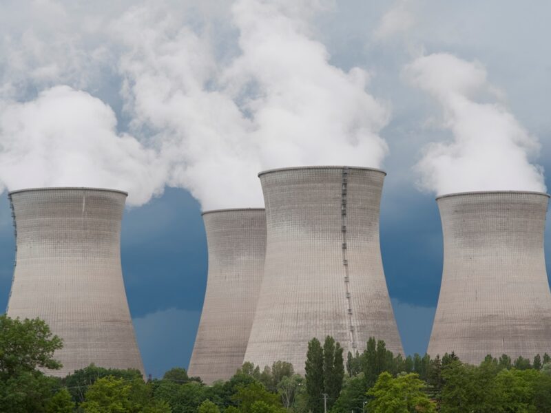 Казахстан доручив будівництво АЕС Китаю замість Росії