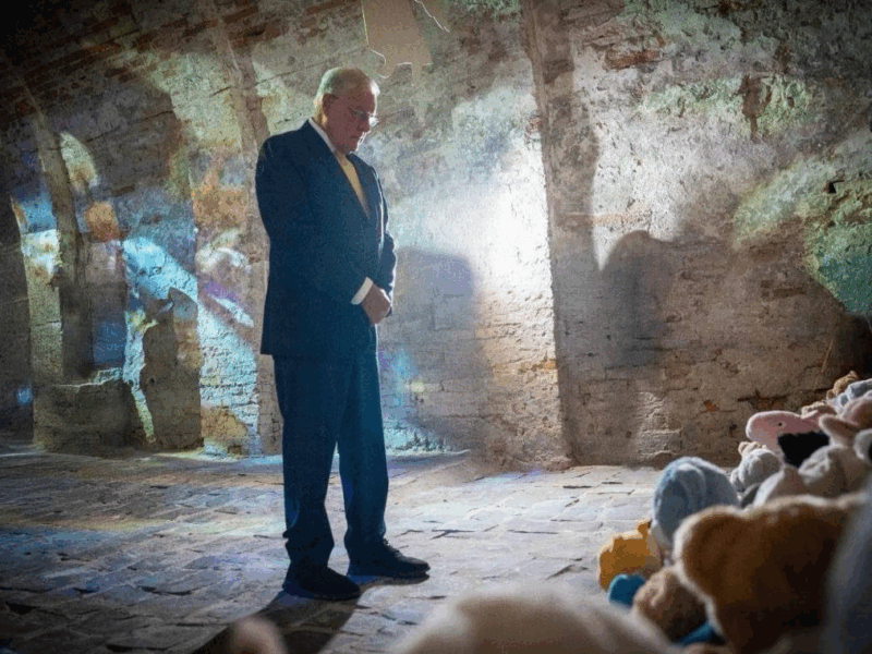 Келлог вшанував пам’ять загиблих дітей в Україні