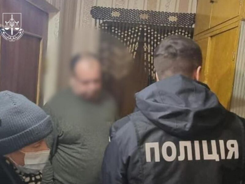 Керівник ТЦК допоміг ексголові метро Києва виїхати за кордон