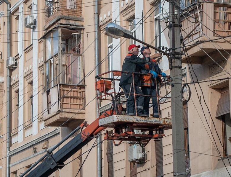 Харків зазнав 10 ударів, є поранені