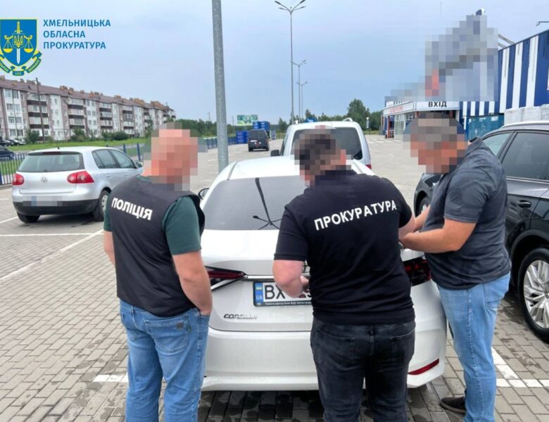 Хмельницьких посадовців підозрюють у розтраті 10 млн