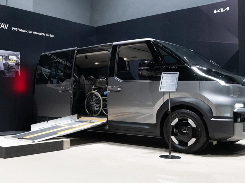 Kia розкрила деталі модульної електровантажівки PV5