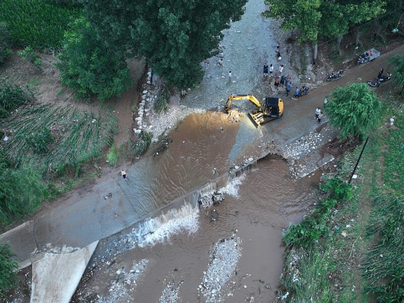 Китай накрили потужні зливи, є загиблі