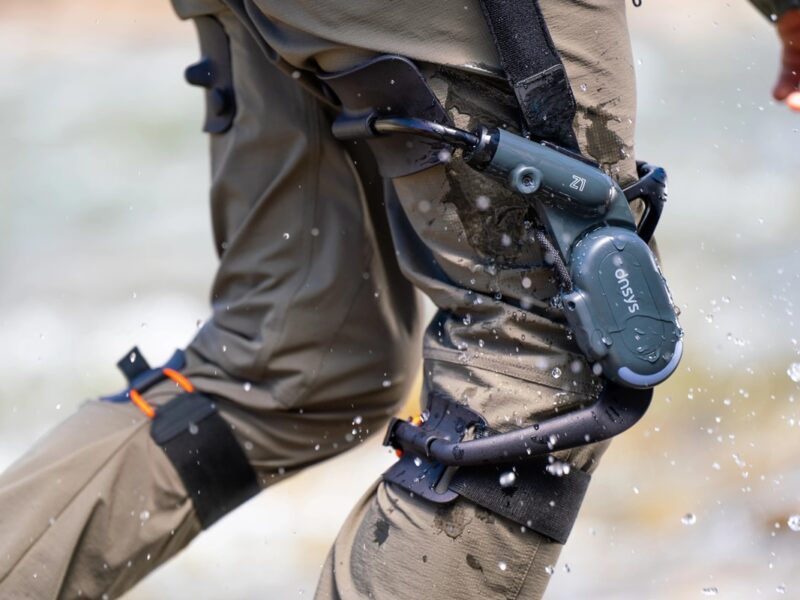 Китайський стартап представив колінний екзоскелет для походів