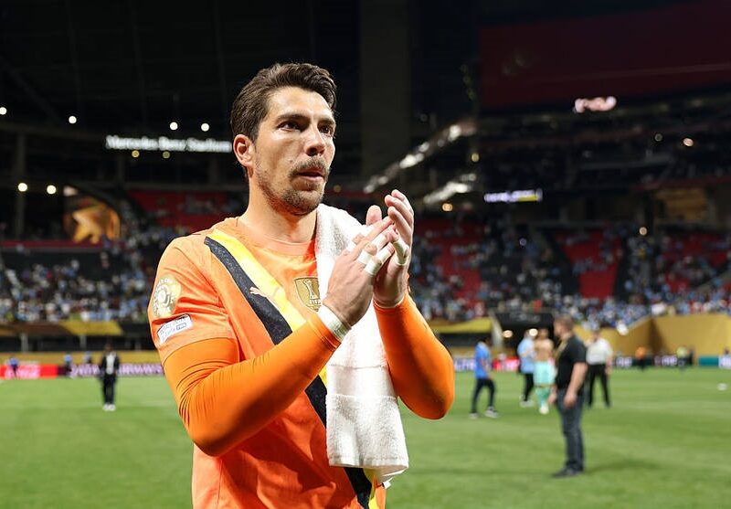 Коли один шукає допомоги в іншого: МЮ звернув увагу на голкіпера Ман Сіті