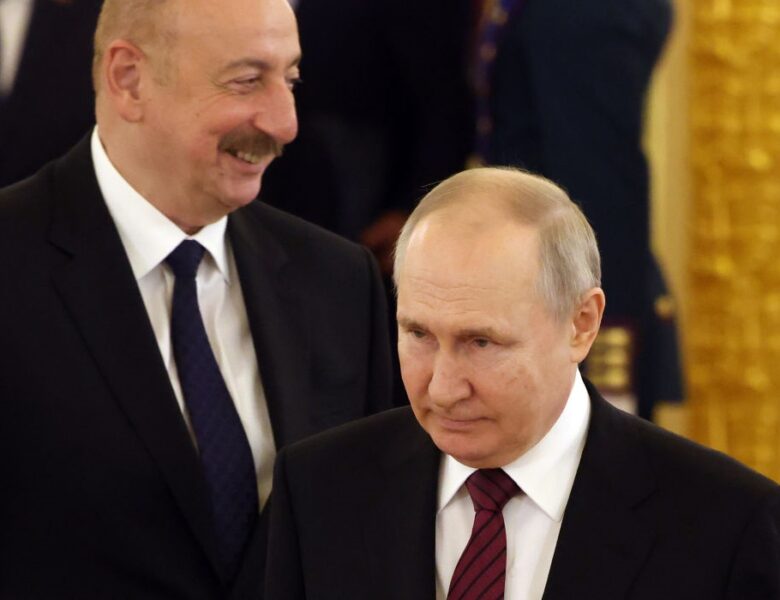 Кремль вимагає “поваги до росіян” в Азербайджані