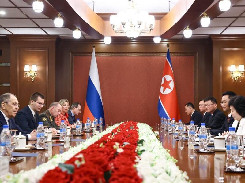 Лавров прибув на переговори у КНДР