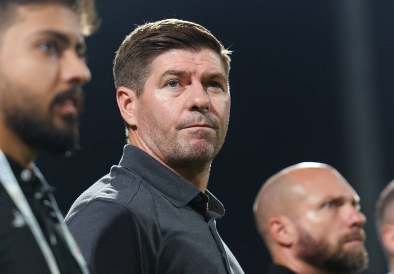 Легендарний футболіст Ліверпуля став дідусем