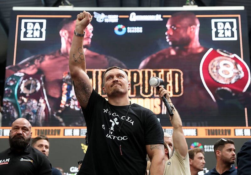 Леннокс Льюїс знайшов схожість між Усиком і Мухаммедом Алі