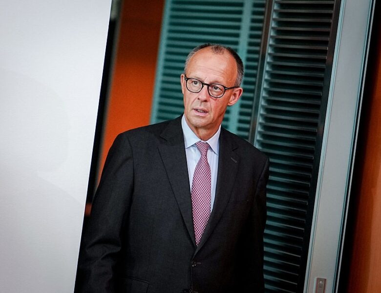 Мерц пов’язав дзвінки Путіну з ударами по Україні