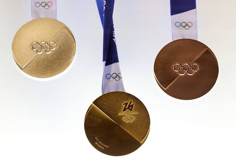 МОК представив дизайн медалей Олімпіади-2026