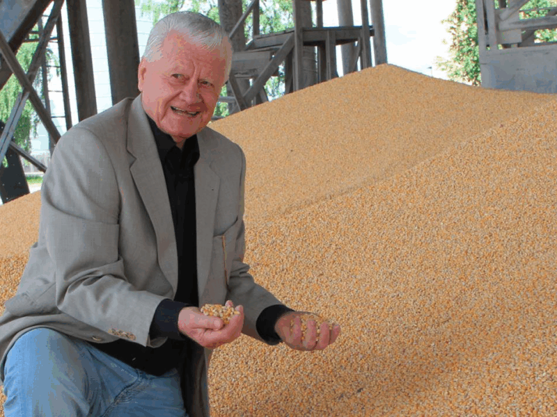 На Чернігівщині помер аграрій, який за життя збудував собі мавзолей