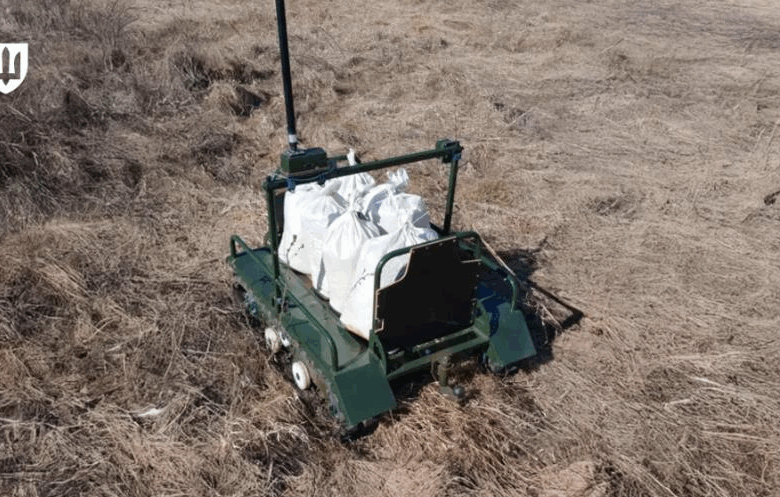 На допомогу ЗСУ допустили гусеничний робот Лютік