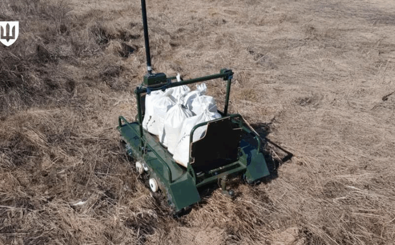 На допомогу ЗСУ допустили гусеничний робот Лютік