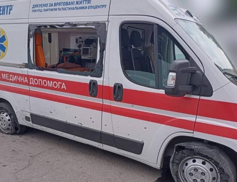 На Херсонщині росіяни дроном атакували “швидку”