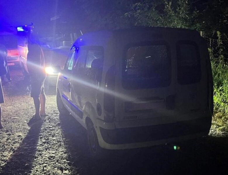 На Прикарпатті чоловік стріляв в авто: поранено підлітка