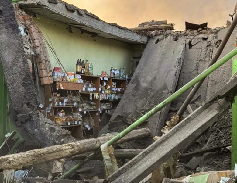 На Сумщині БПЛА атакували магазин, є постраждала