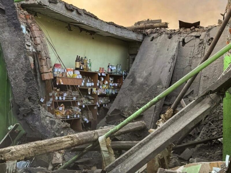 На Сумщині БПЛА атакували магазин, є постраждала